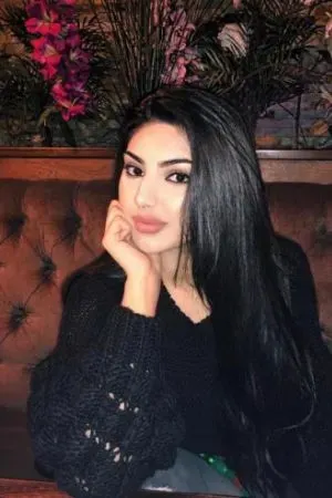 airhostess call girl in mumbai slim and fit in black dress